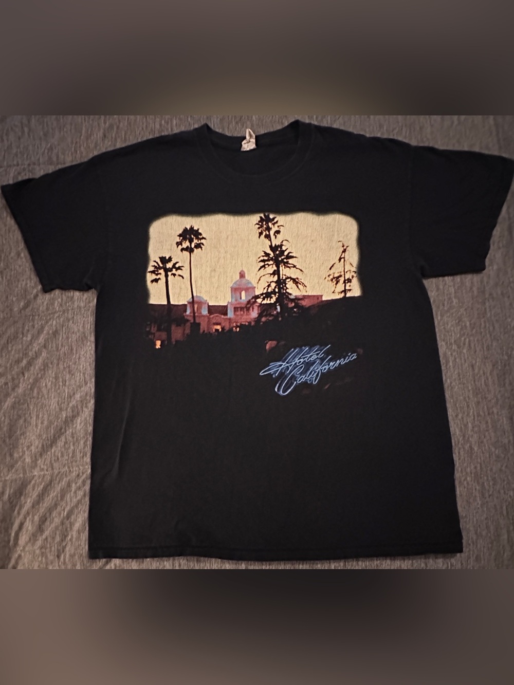 Eagles 2014 Concert Tour Hotel California Graphic Tee - Black